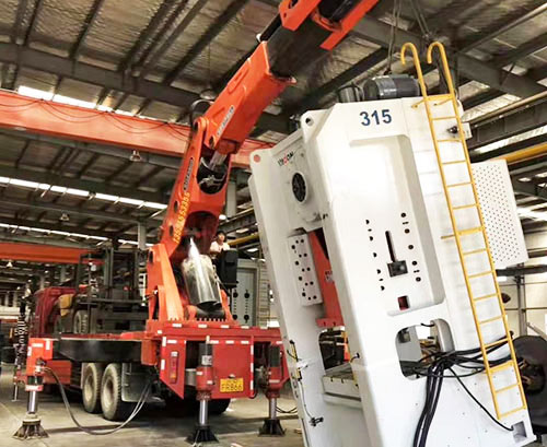 合肥蜀山附近随车吊出租，轻松解决运输难题