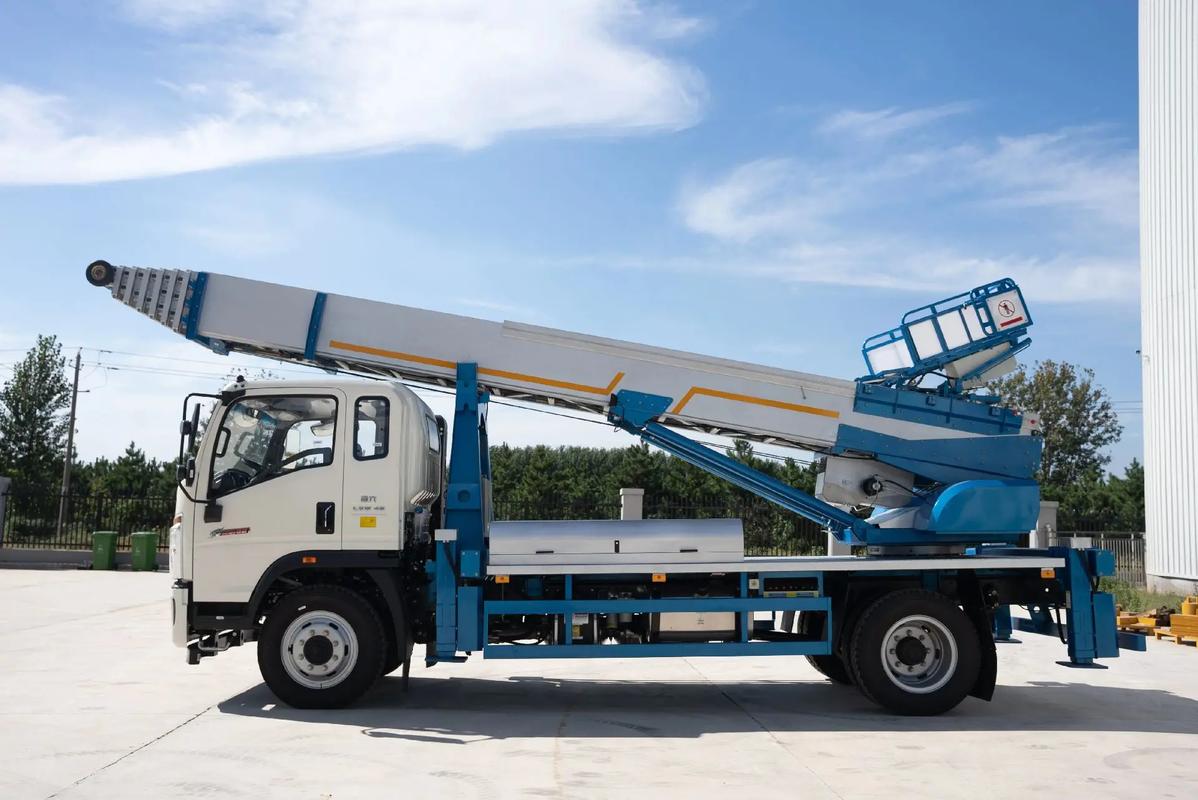 合肥蜀山云梯上料车租赁费用