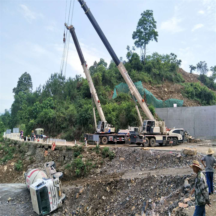 合肥蜀山汽车掉沟里叫吊车救援要多少钱