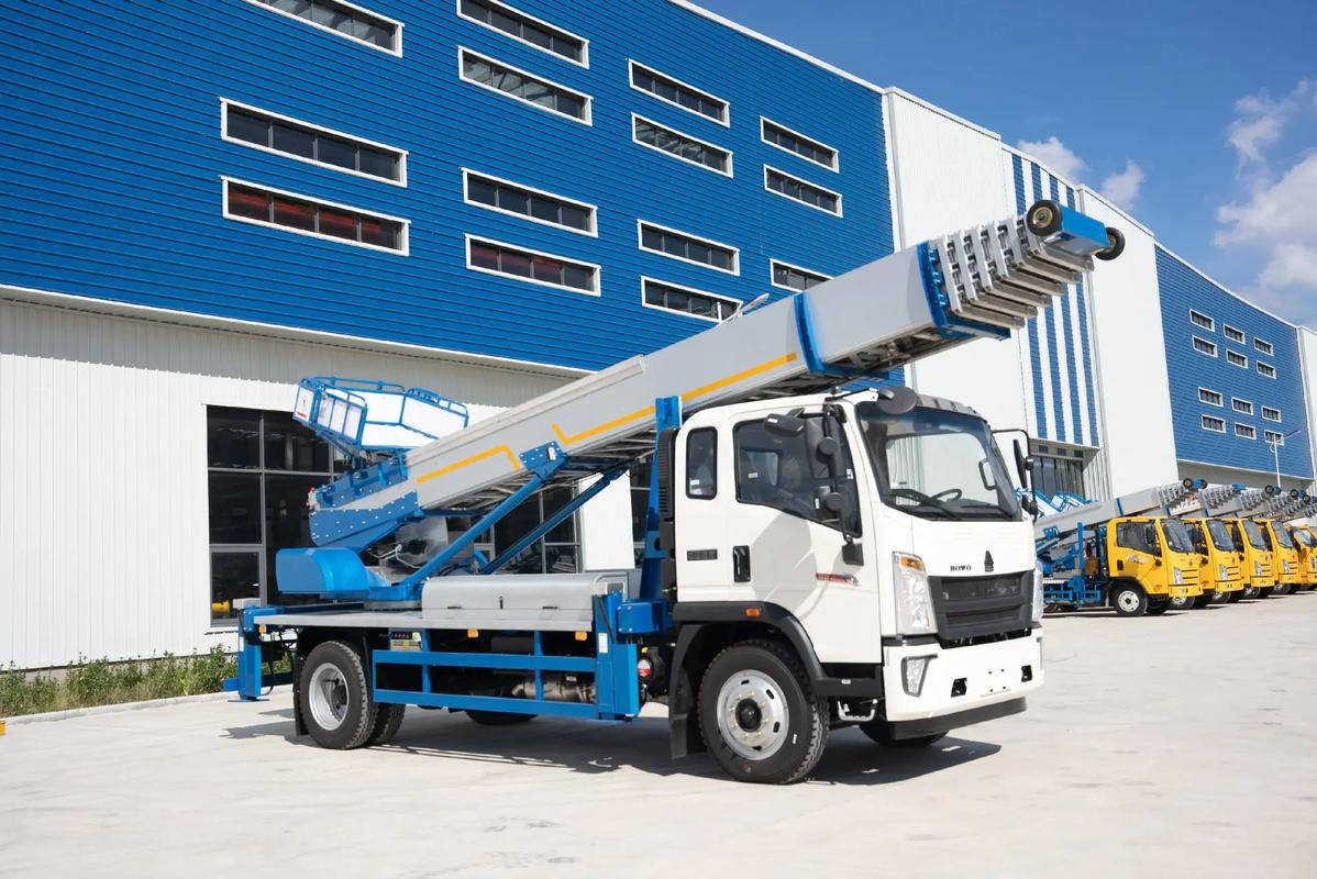 合肥蜀山出租云梯车高空作业车 建筑垃圾搬运